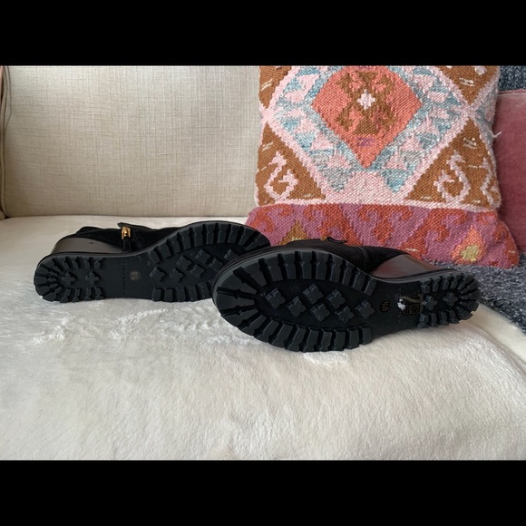 NEW Tory Burch Lug Black Boot Sz. 9.5 Nordstrom - Picture 4 of 13